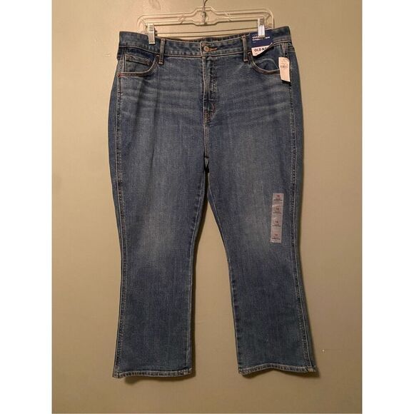 Old Navy Light Wash High Rise Vintage Flare Crop Jeans Size 14 NWT - Picture 1 of 5